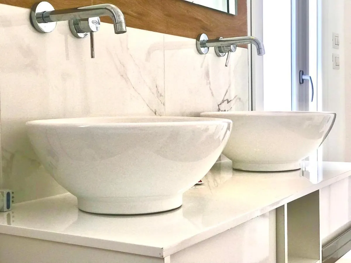 Stanza E Bagno Privato, Idromassaggio Con Extra Fee, In Appartamento Ferrare