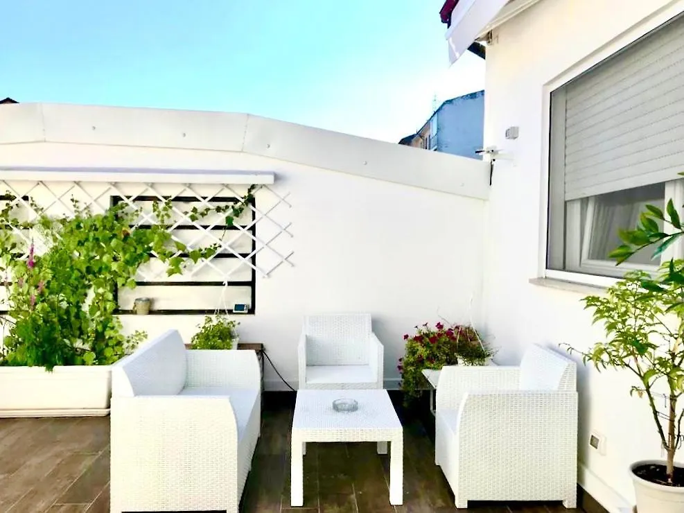 Couette-café Stanza E Bagno Privato, Idromassaggio Con Extra Fee, In Appartamento Ferrare