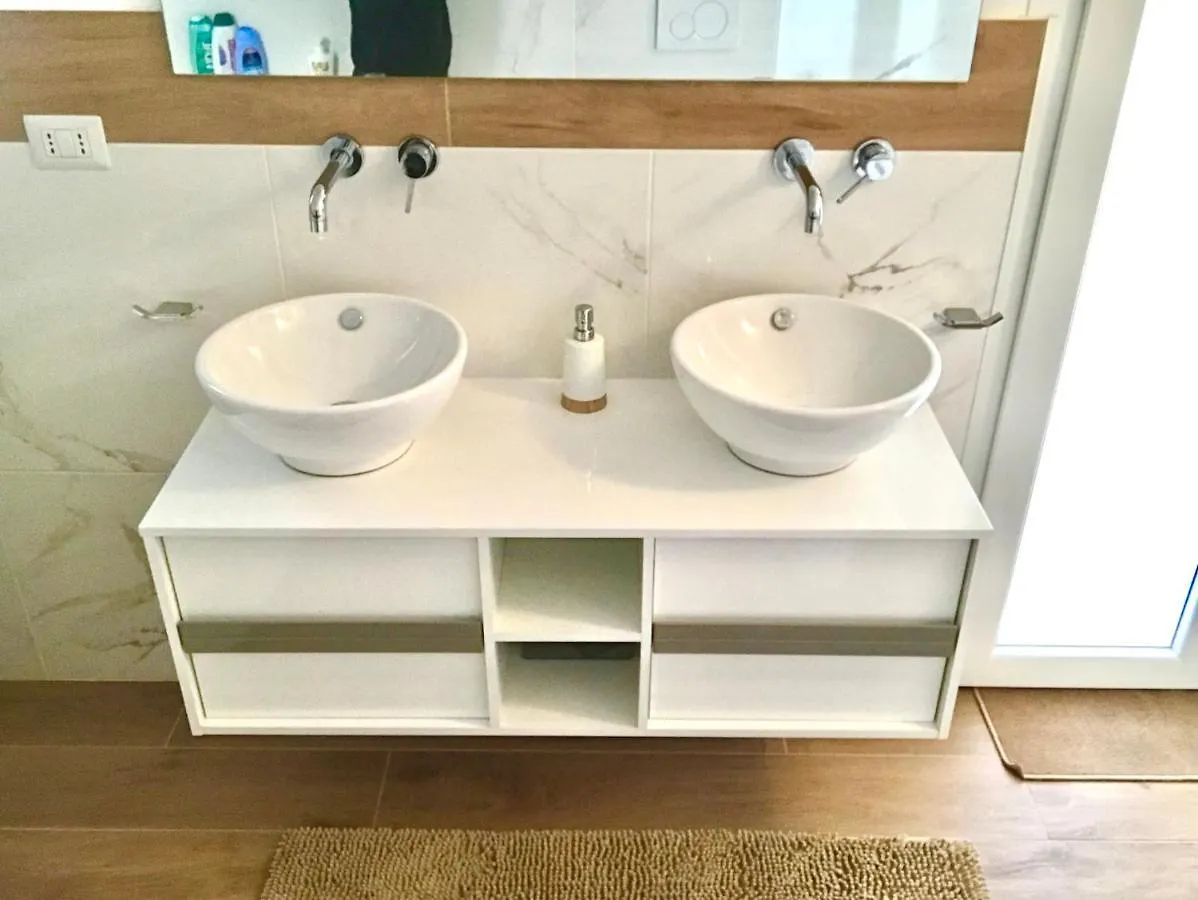 Stanza E Bagno Privato, Idromassaggio Con Extra Fee, In Appartamento Ferrara 0*,  Italy
