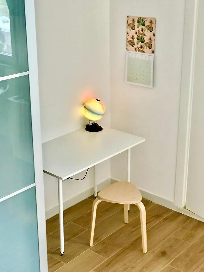 Stanza E Bagno Privato, Idromassaggio Con Extra Fee, In Appartamento Ferrara